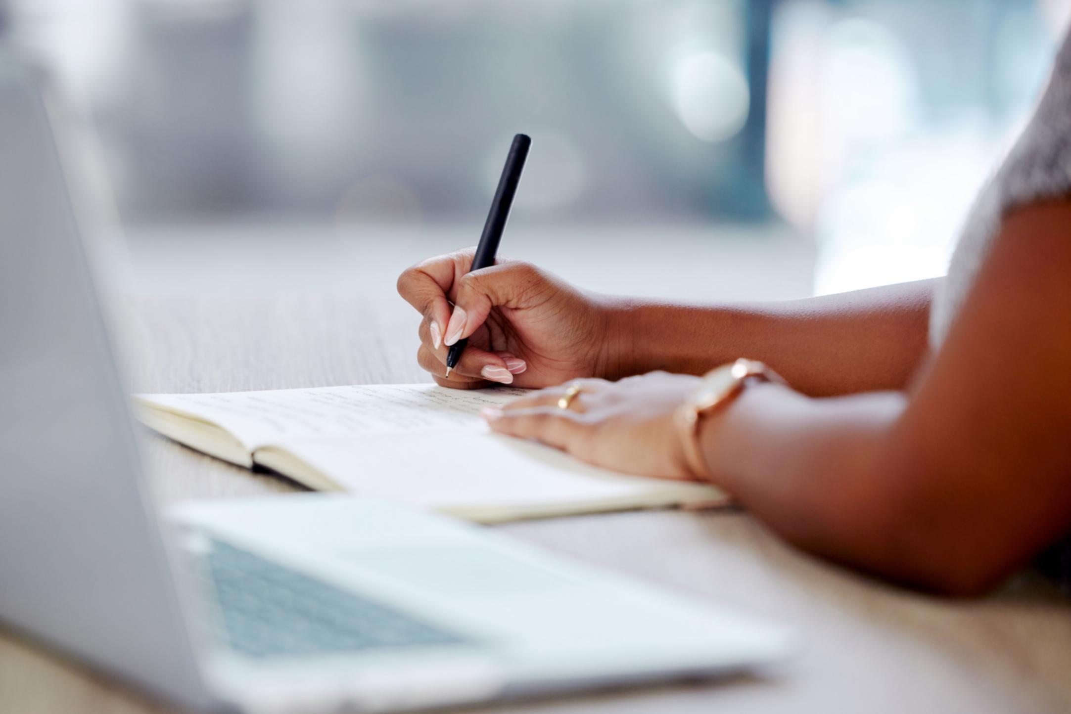 Analiza danych finansowych i kategoryzacja wydatków w systemie Hykydio